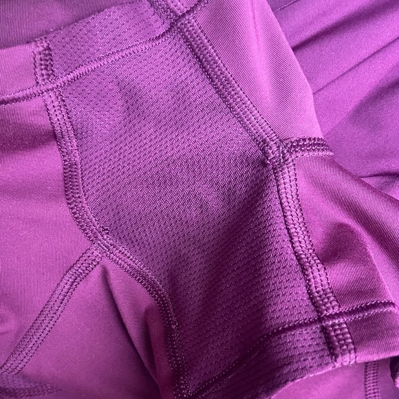 Women’s Athleta Momentum Athletic Skort in Plum - Picture 9 of 9